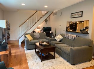 302 Farmingdale Cir #302, Vernon Hills, IL 60061