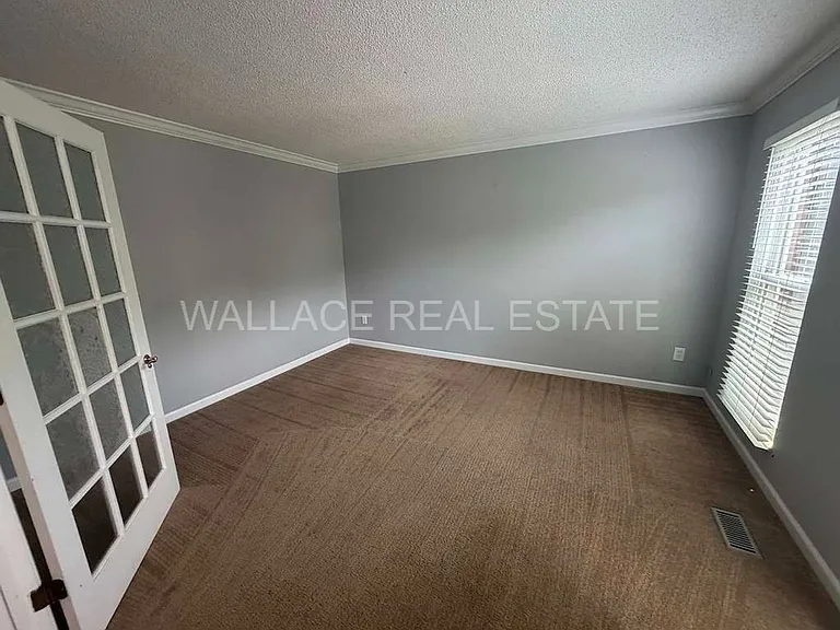 1209 Halifax Rd — Photo 3