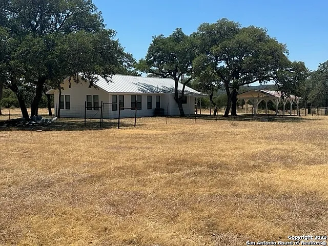 373 Pine Tree Rd — Photo 6