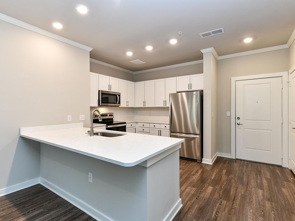 1st image of 100 Pickney Marsh Ln #6c2ec77ab