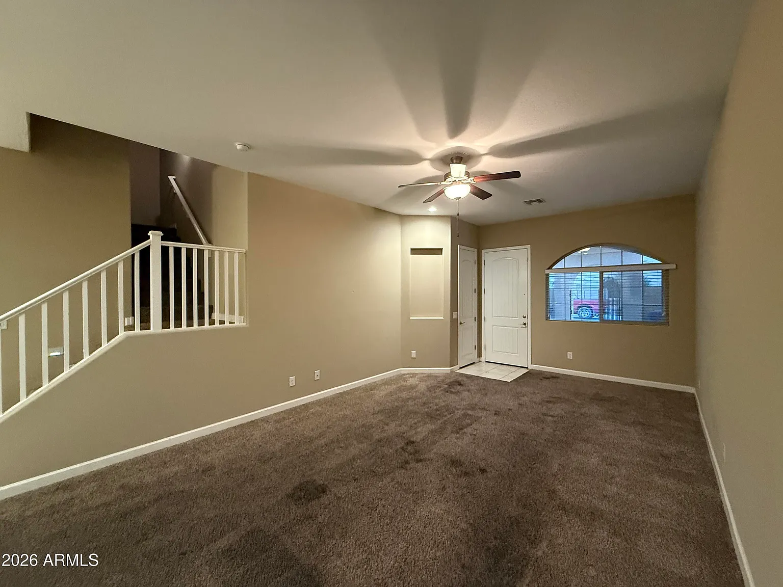 4 bed, 2.5 bath, 1960 sqft, $2,350 — Photo 3