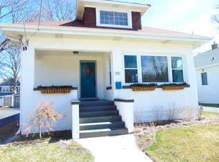 135 N Cedar St, Palatine, IL 60067
