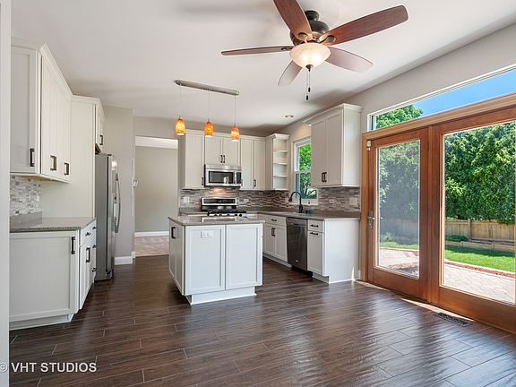 4th image of 429 Ashford Ln