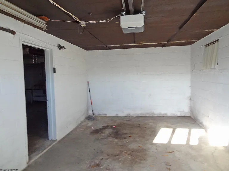 836 Fairmont Rd — Photo 25