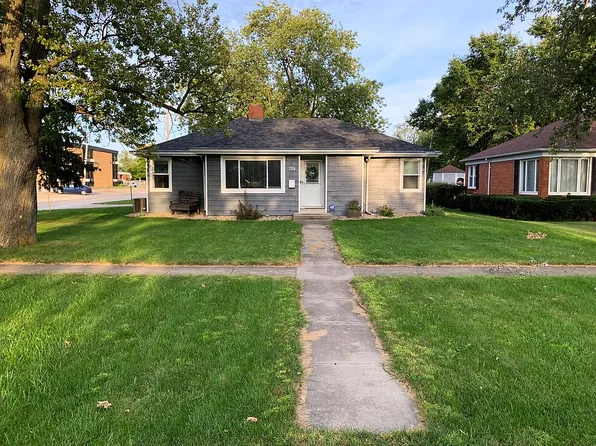 726 N Sangamon Ave, Gibson City, IL 60936