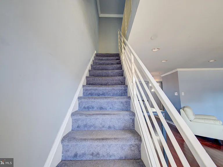 1119 W Master St — Photo 10