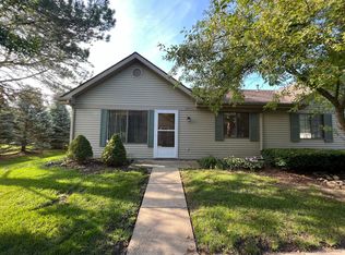 1257 Oxford Manor Ct APT 1, South Lyon, MI 48178