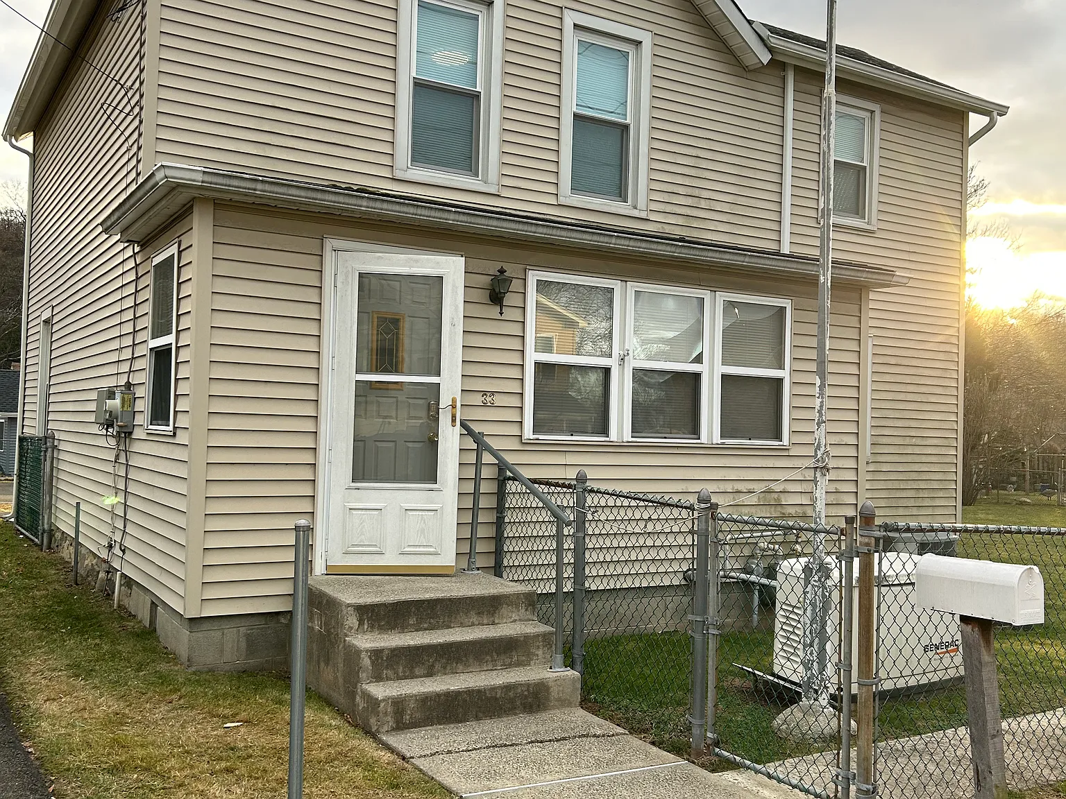 5 bed, 1288 sqft, $4,300 — Photo 3