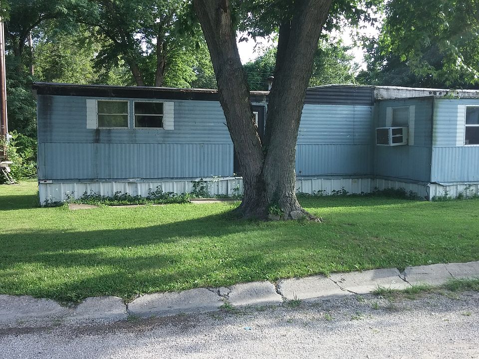 2nd image of 28909 Comanche Ln
