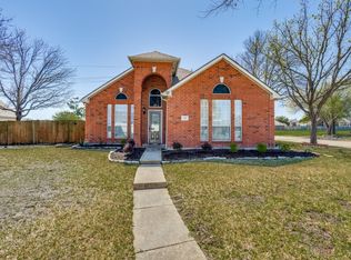 220 Peach Tree Dr, Murphy, TX