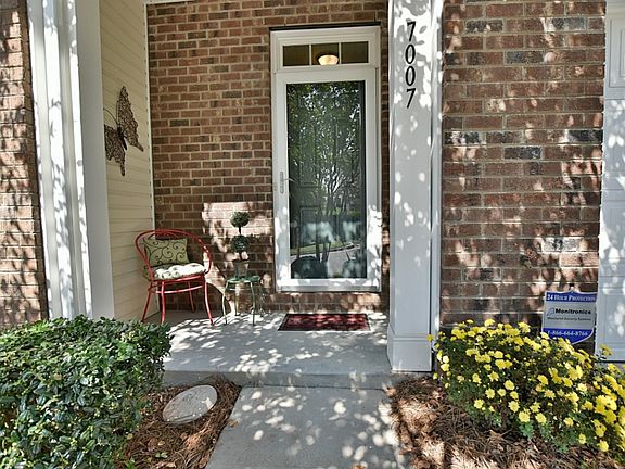 2nd image of 7007 Woodsbay Ln