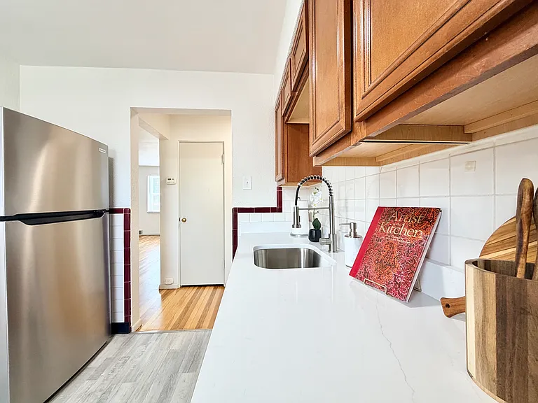 7180 Jamieson Ave #2W — Photo 4