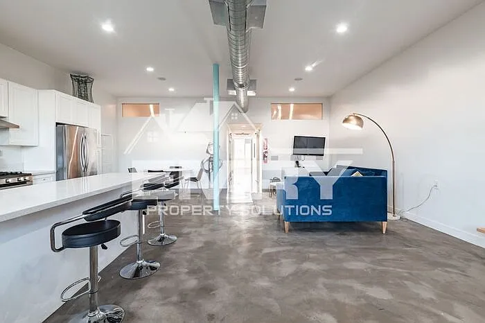 5655 E Beverly Blvd — Photo 28