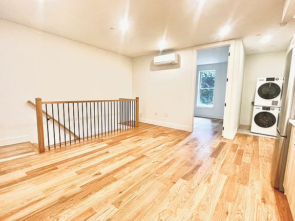 2nd image of 1823 Woodbine St #1C