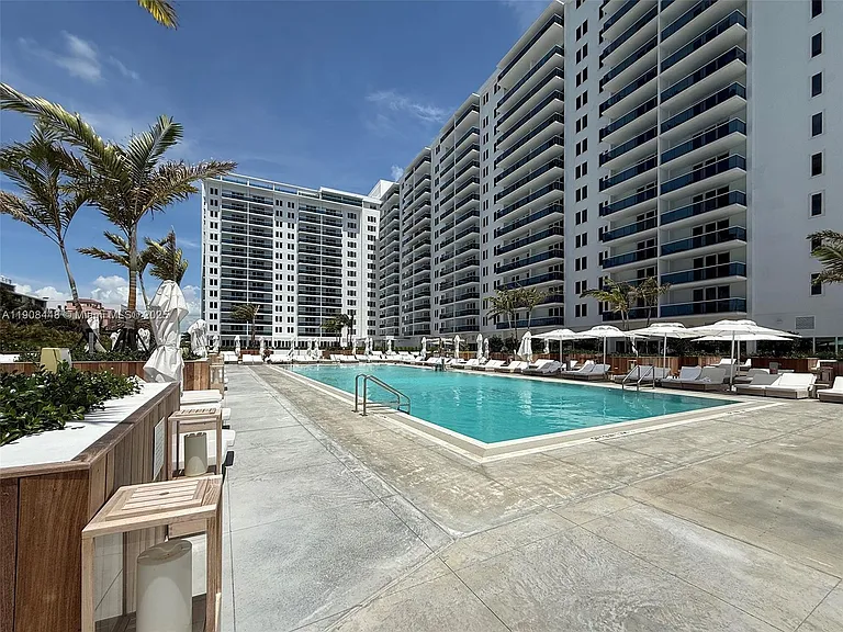 2301 Collins Ave #1525 — Photo 33