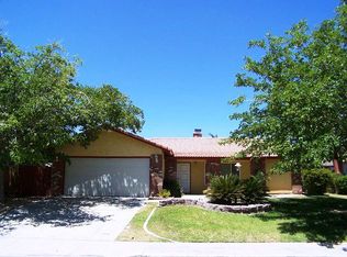 527 Suzanne St, Ridgecrest, CA 93555