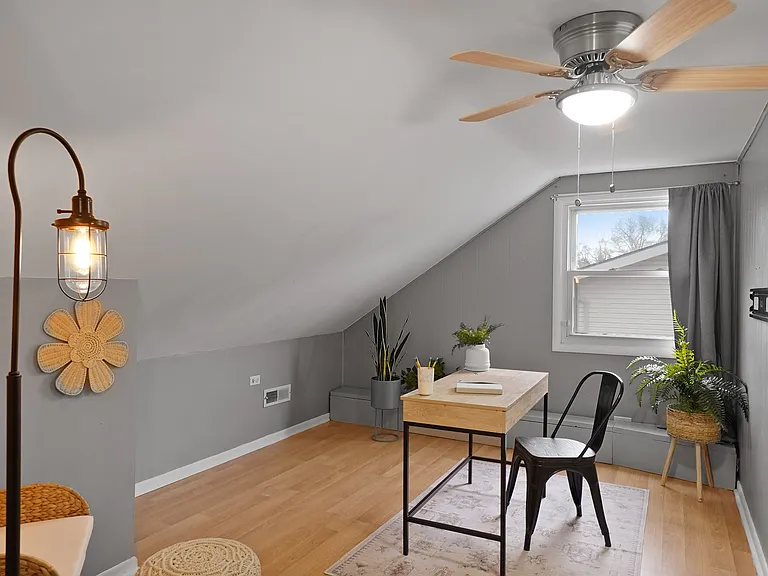 8814 Northcote Ave — Photo 25