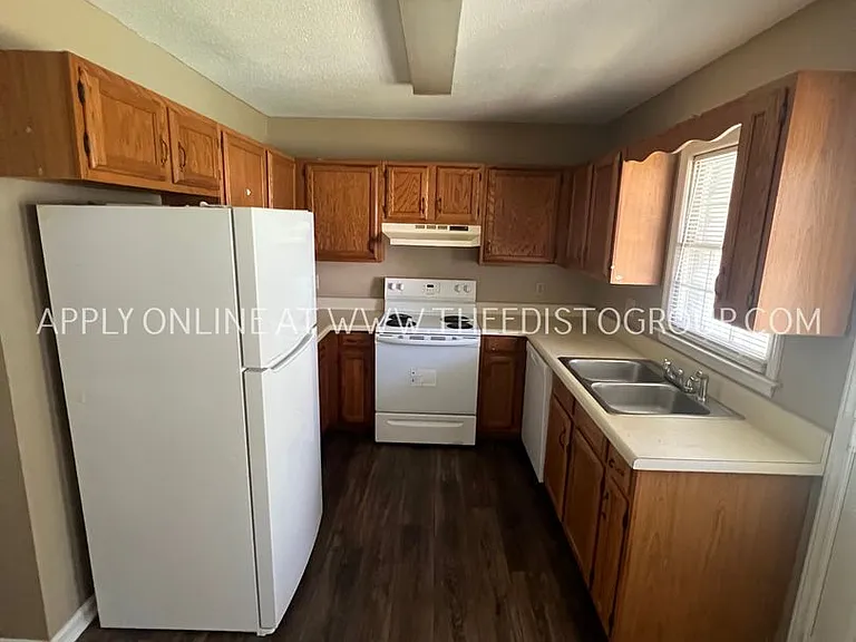 1303-1323 Williamsburg Ct — Photo 10
