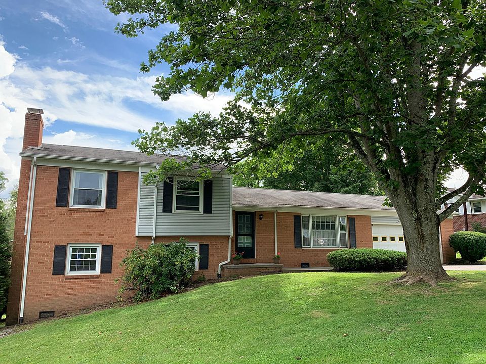 1st image of 321 Shady Oak Ln