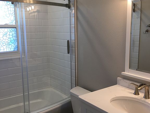 3rd image of 3925 14th Ln NE