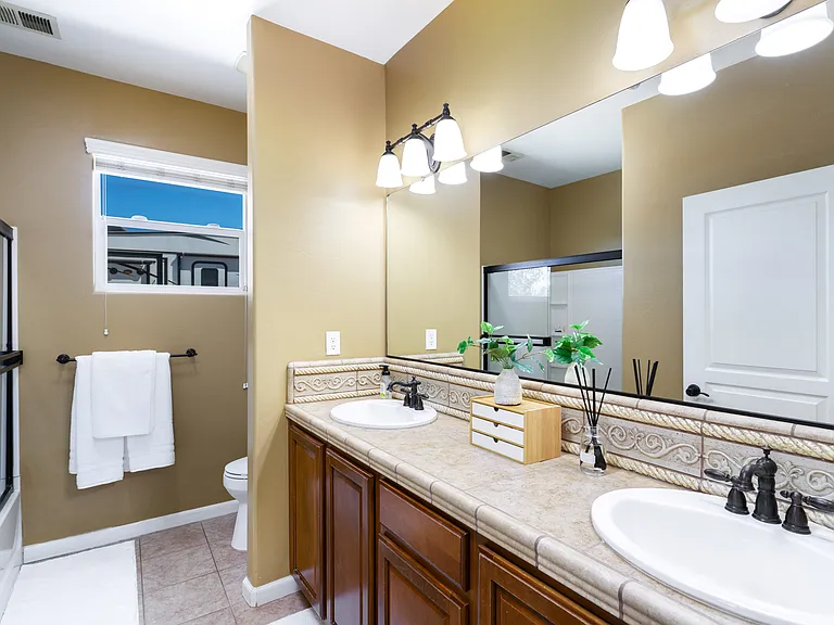 10910 Mayacamas Dr — Photo 8
