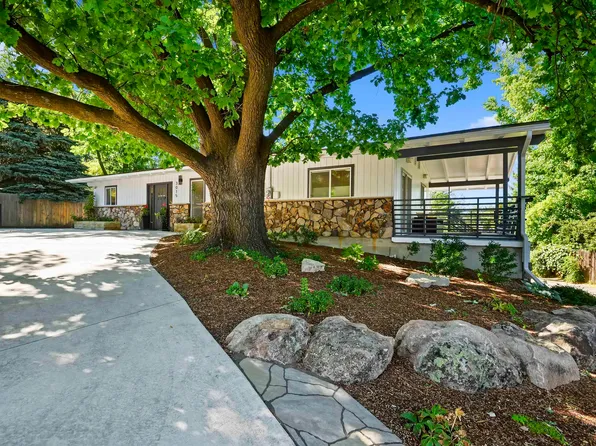 3015 N Hillway Dr, Boise, ID 83702