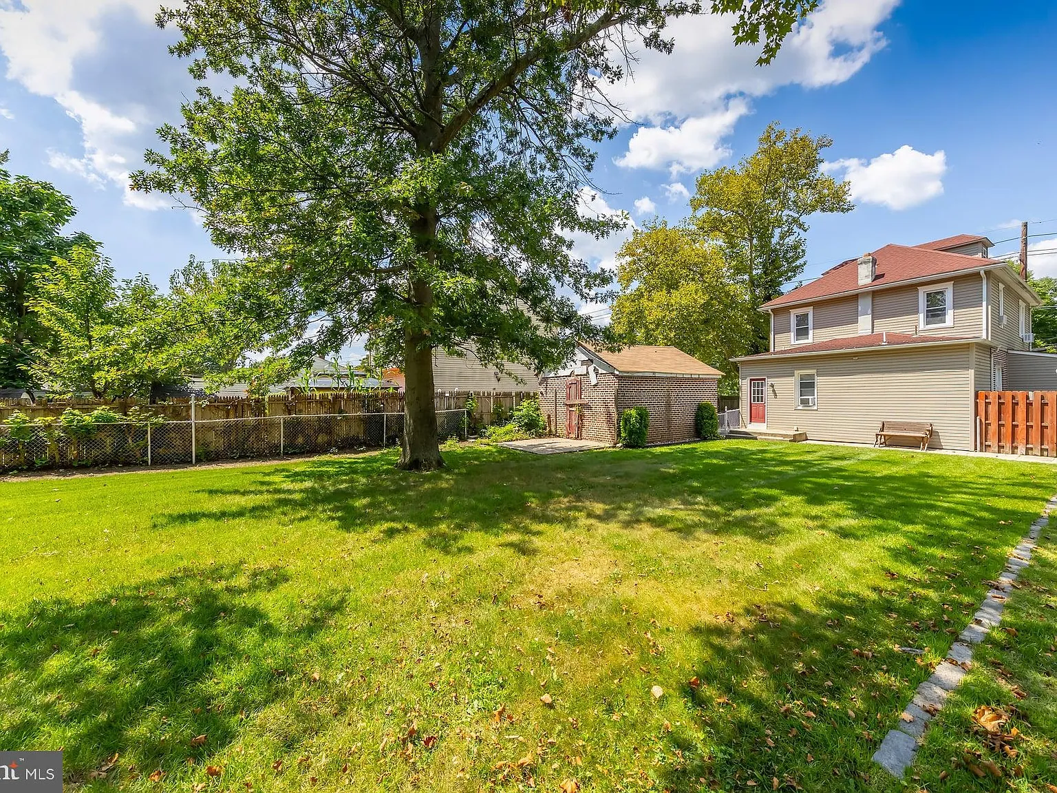 2 bed, 1680 sqft, $1,600 — Photo 4