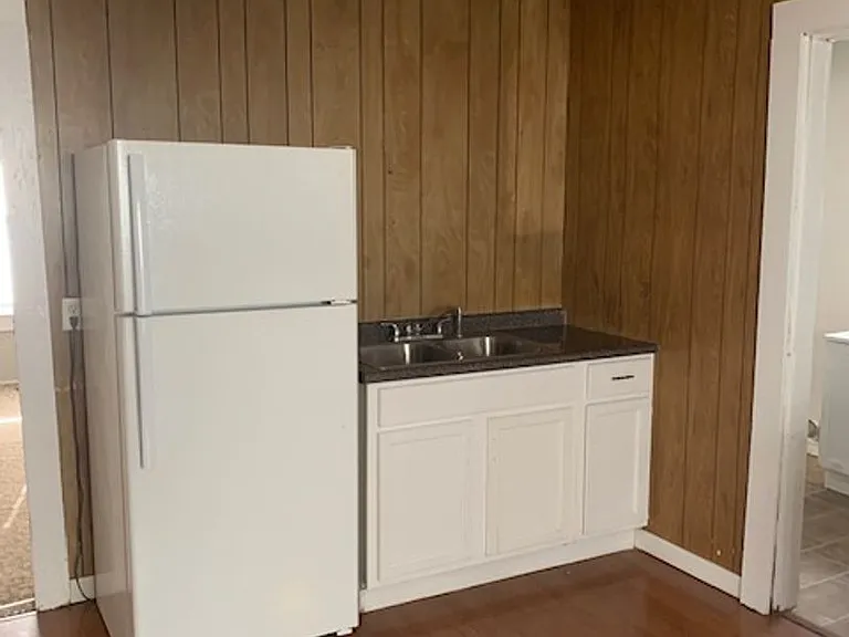 207 Erwin Ave — Photo 7