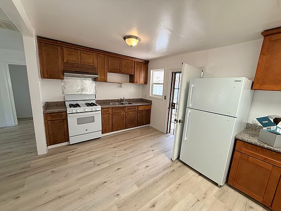 5th image of 2271 Placer Dr