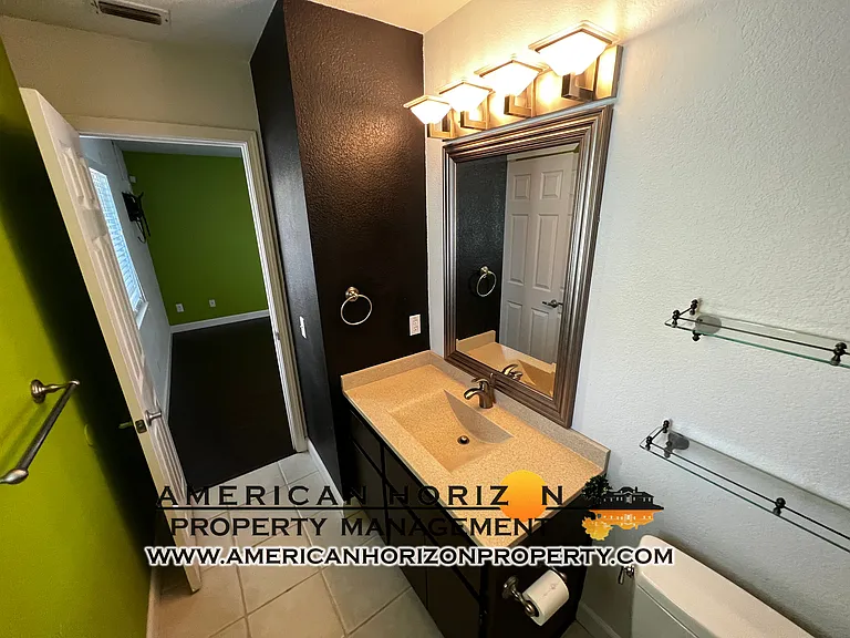 204 Epworth Ct — Photo 13