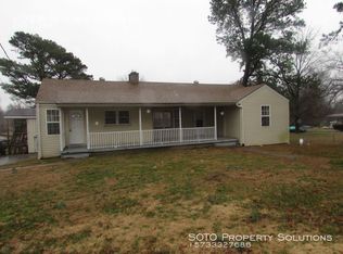 1028 N Cape Rock Dr, Cape Girardeau, MO 63701