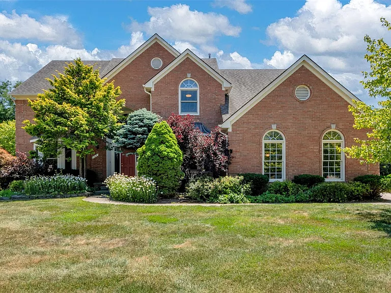107 Millstone Dr — Photo 1