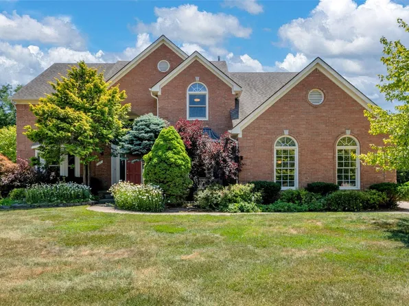 107 Millstone Dr, Troy, MI 48084