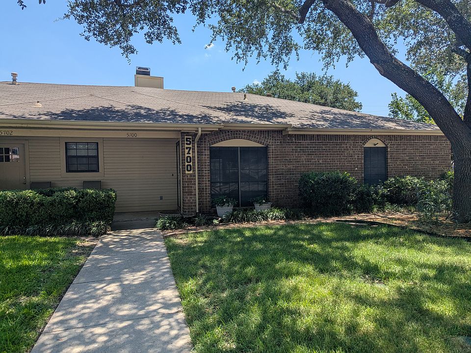Corner lot with curb appeal