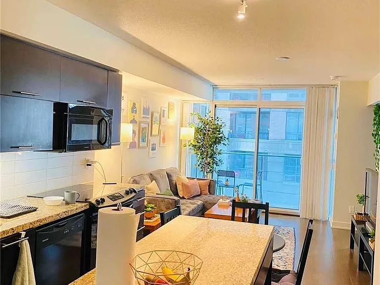 126 Simcoe St #307 — Photo 14