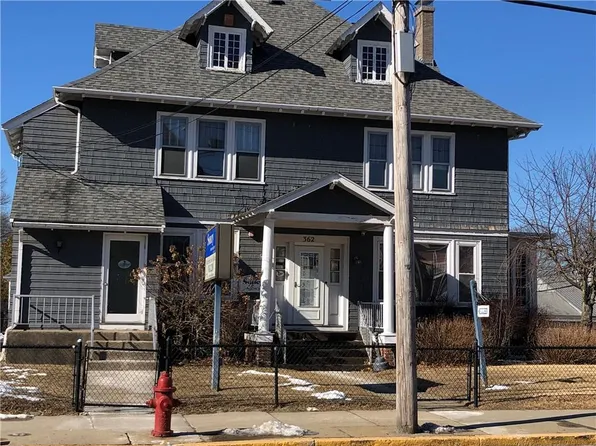 366 Rathbun St, Woonsocket, RI 02895