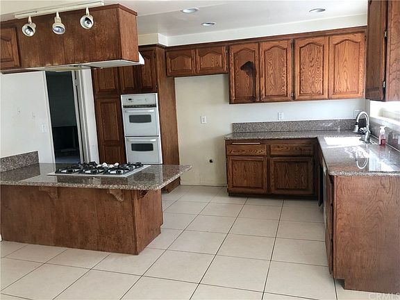 4th image of 1957 Sunny Heights Dr