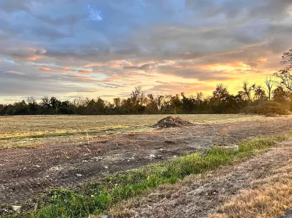 4 Highway 22, Darrow, LA 70725