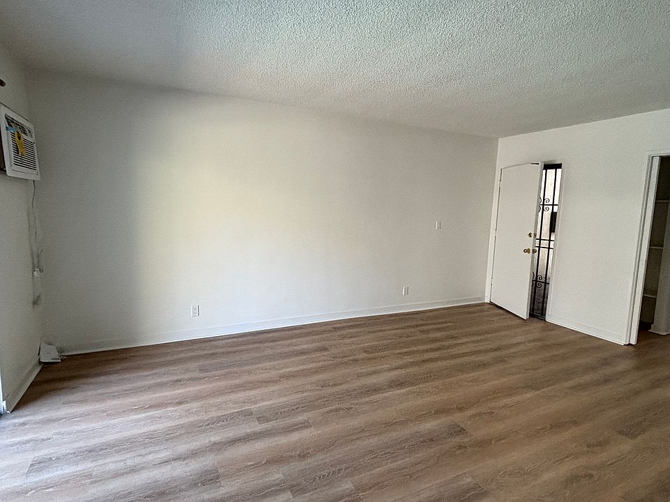 Spacious living room.