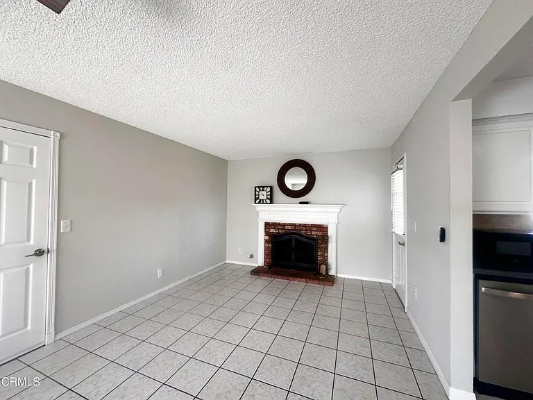 2065 Abbott St — Photo 7