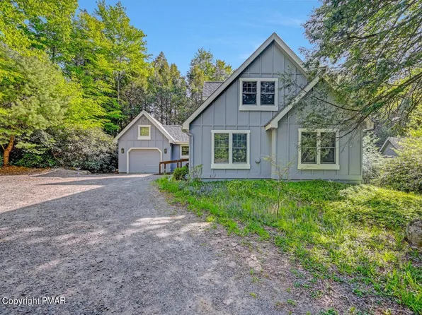 105 Mooncreek Ln, Pocono Pines, PA 18350