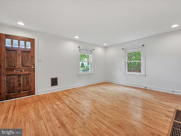 5th image of 69 E Cottage Ave