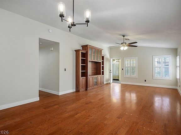 5th image of 4824 Lawnwood Ct