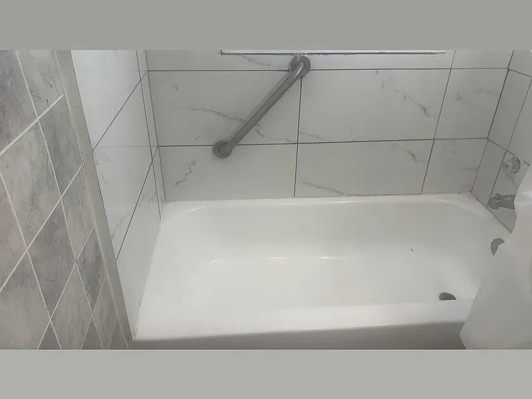 1009 Bellwood Ave #1S — Photo 1
