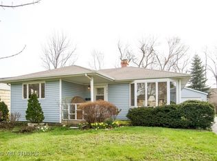 2104 Wren Ln, Rolling Meadows, IL 60008