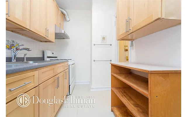 Rented by Douglas Elliman | media 11