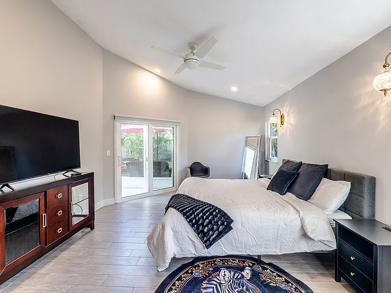 9330 Seagrape Dr — Photo 35