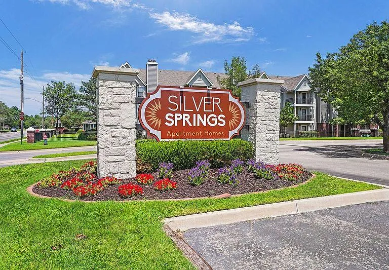 Silver Springs Apts. — Photo 16