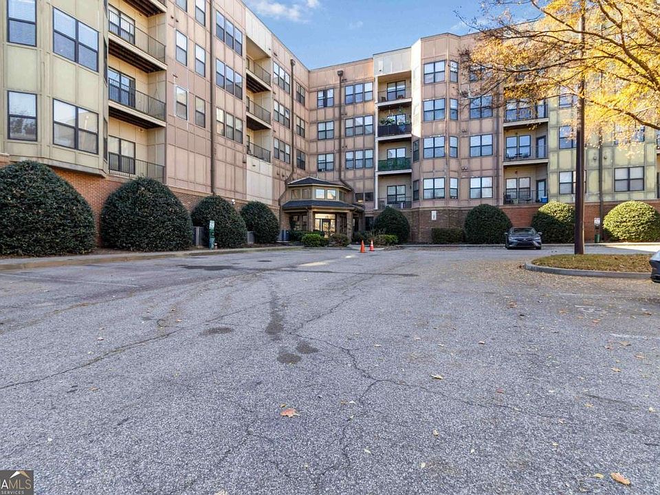 1st image of 898 Oak St SW Unit 1412