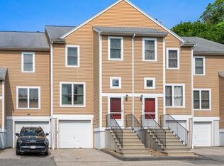 77 Camelot Dr #77, Worcester, MA 01602